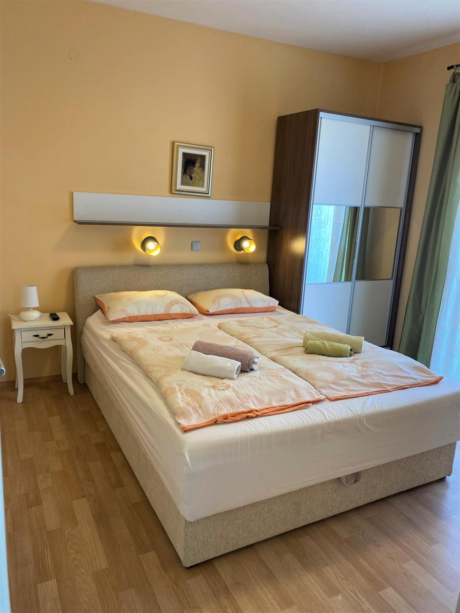 Guesthouse Mira Rab Town Ruang foto