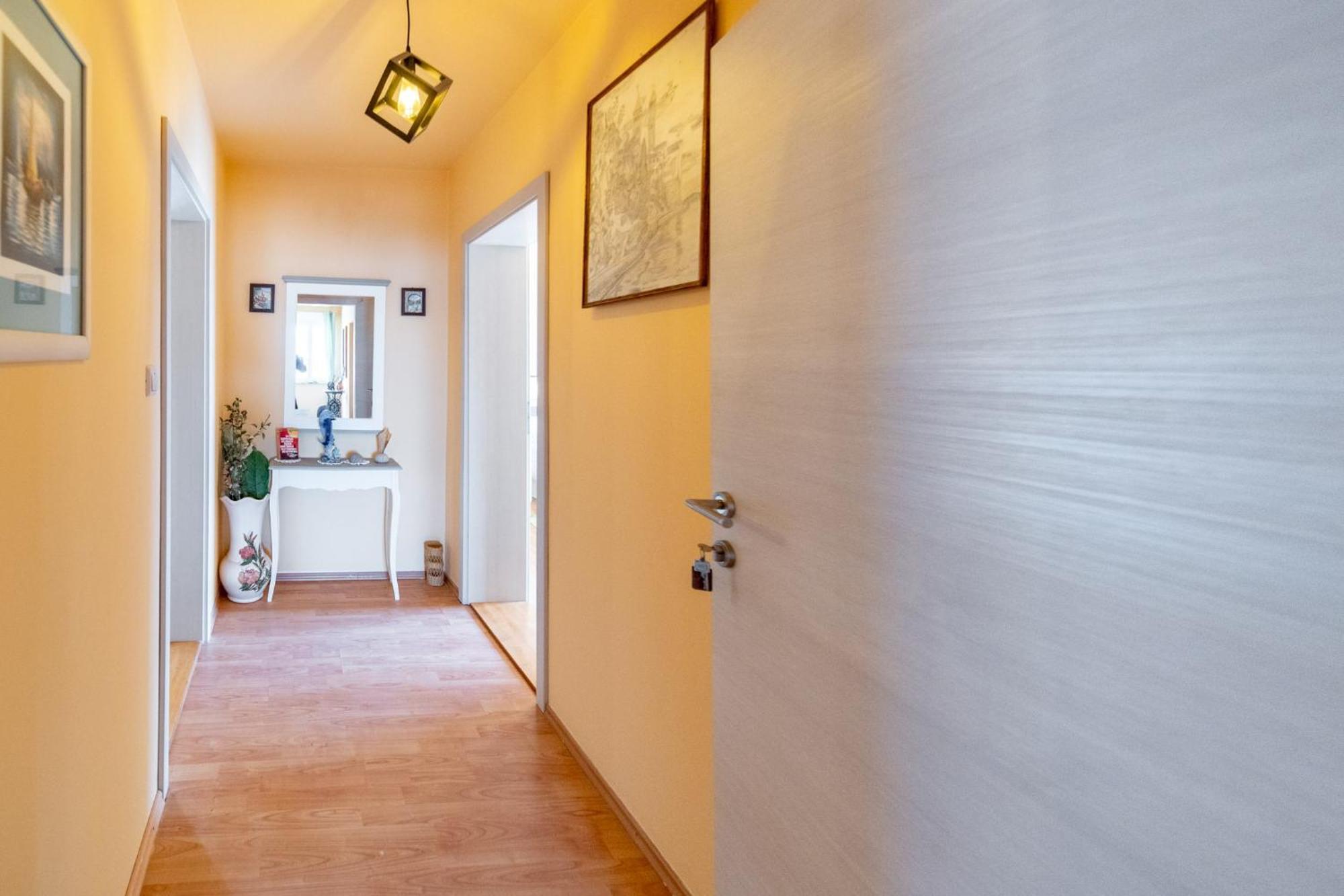 Guesthouse Mira Rab Town Ruang foto
